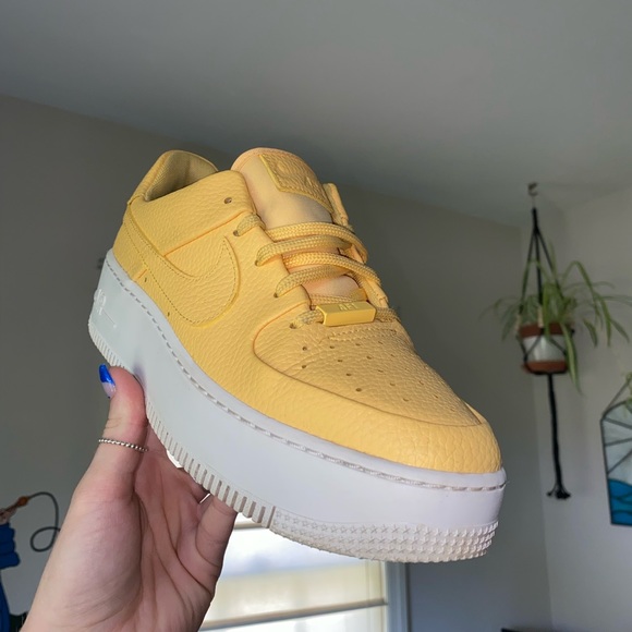 nike air force 1 sage low topaz gold - Picture 8 of 10